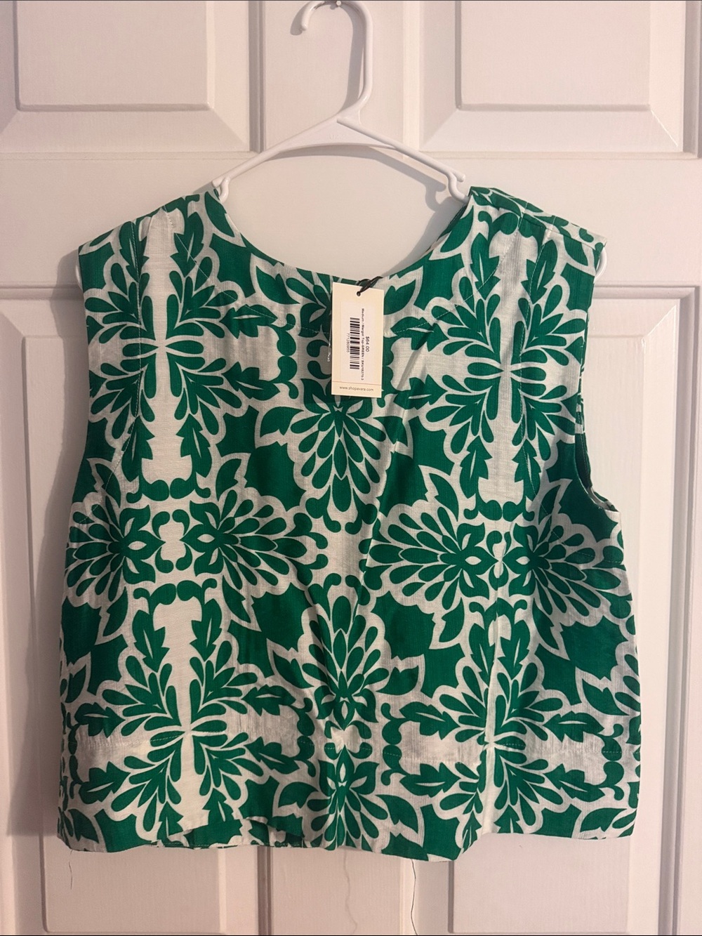 NWT Avara / Skies are Blue Green and White Sleeveless Floral Print Top